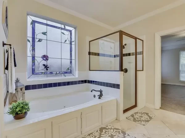 Sparkling bathtub after a detailed bathroom cleaning service